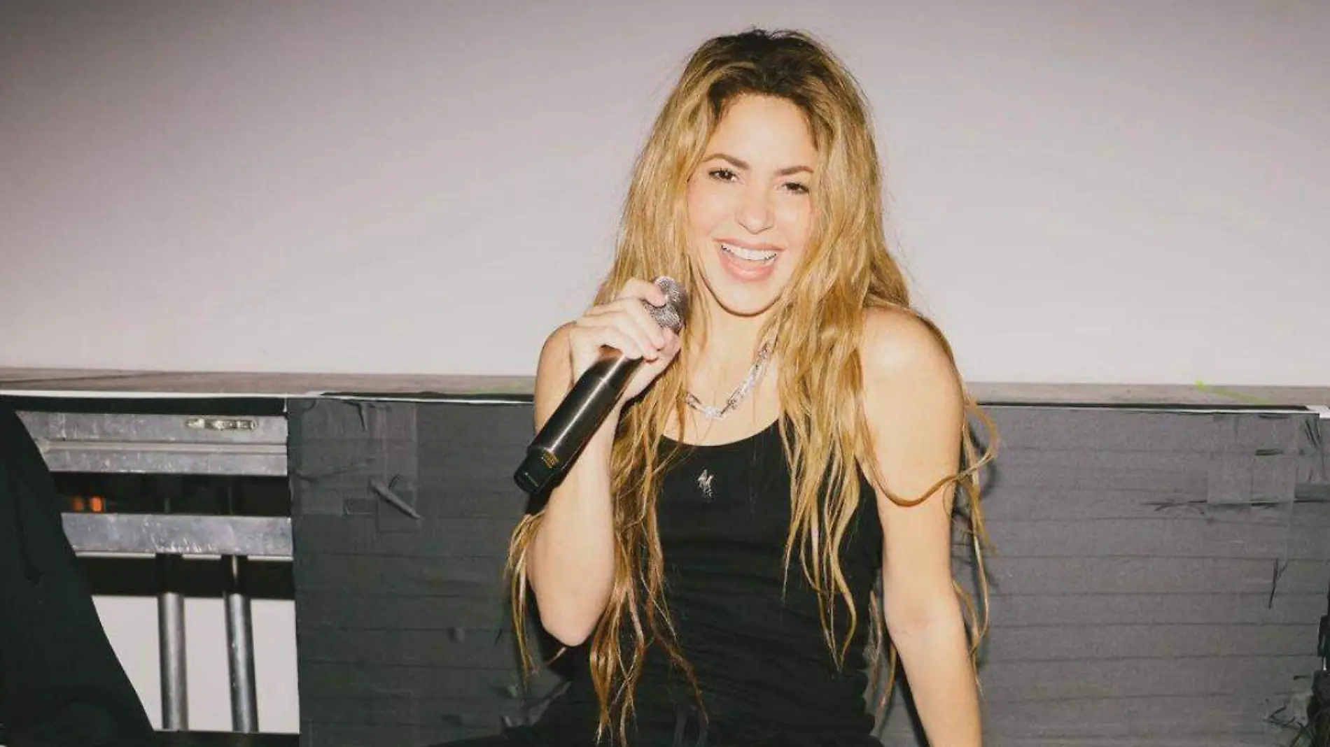 Shakira (2)